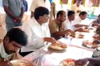 MLA MAHESH REDDY LUNCH WITH WORKERS