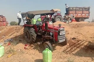 Trolley collides with truck filled with gas cylinder