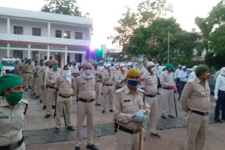 Administration takes out flag march in Katni city for the third lockdown