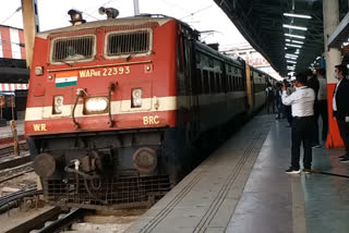laborers special train from nashik to lucknow