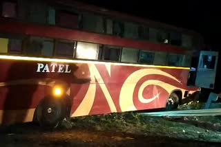 bus meets with an accident