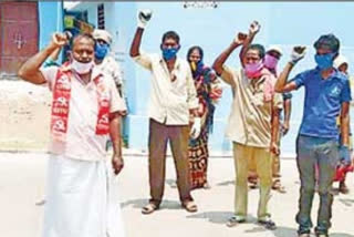 labour workers dharna at tadepalli