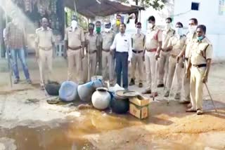 excise nad enforcement team attack on  illegal sara centers in various thandas