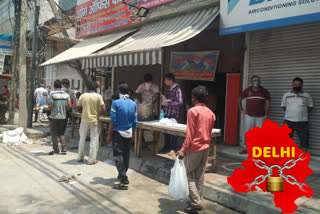 Shri Krishna Temple Sanatan Dharma Sabha in Najafgarh distributing food to needy in lockdown