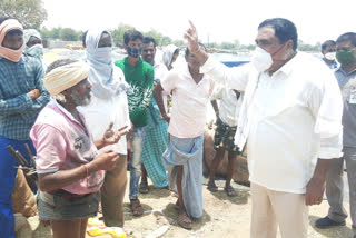 minister errabelli dayakar rao visit paddy purchase center in warangal rural district