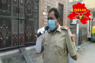 SHO Sunil Kumar arrived in Najafgarh to inform people about third phase of lockdown corona virus