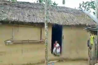 a poor family need medical treatment Golaghat Etv bharat assam news