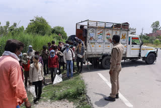 migrant laborers stopped at bareilly rampur border