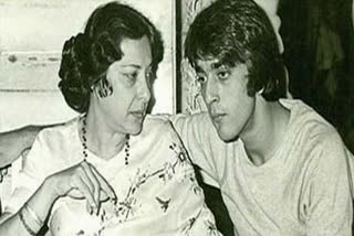 Sanjay shares adorable pic on mother's death anniversary