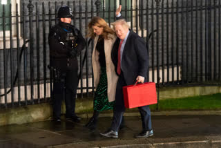 boris johnson, son of boris johnson, boris johnson and fiance carie simond, british pm's son, ବୋରିଶ ଜନଶନ, ବୋରିଶ ଜନଶନଙ୍କ ପୁଅ, ବୋରିଶ ଜନଶନ ଓ ପ୍ରେମିକ କ୍ୟାରି ସିମୋଣ୍ଡ, ବ୍ରିଟେନ ପ୍ରଧାନମନ୍ତ୍ରୀଙ୍କ ପୁଅ