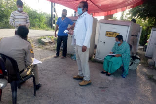 Doctor checks up on Himachal border