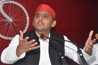 akhilesh yadav slams centre