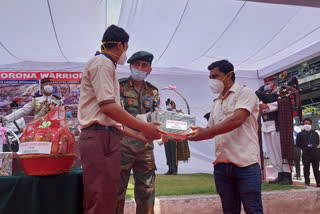 aiims health workers expressed gratitude to the indian army