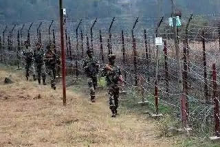 Pakistan again violates ceasefire on LoC in Baramulla