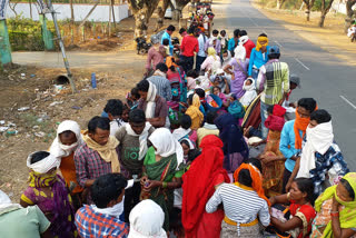 migrants-faced-many-problems-intelangana-boarder