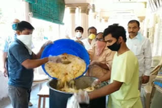 Hyderabad Club, which distributes nutrition  food to the poor due to lock down