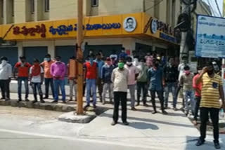 Migrant workers blocked in Kurnool district