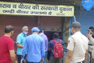 Police closes many liquor shop due to social distancing is not follow by people