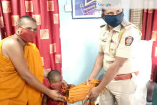 masks-were-distributed-to-the-police-by-the-sanghramgiri-bhikkhu-sangh