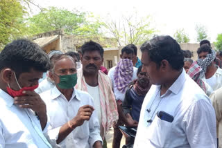 Farmers' agitation for locksmithing village secretariat in kalyanadurgam ananthapuram district