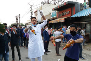 People protested against opening liquor shop in raipur