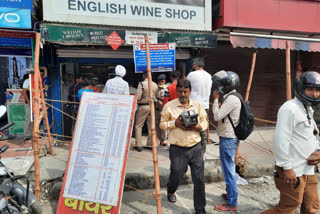 people have many kilometers long line to buy liquor