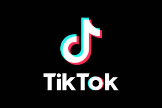 Tiktok 's new campaign  #MatKarForward campaign by tiktok  latest tech news  news related to tiktok  new campaign to prevent misinformation about covid-19  #മത്കർ ഫോർവേഡ്  വ്യാജവാർത്തകൾ തടയാൻ ക്യാമ്പയിനുമായി ടിക് ടോക്ക്  ടിക് ടോക്ക്  അനുരാഗ് ബസു