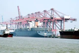 Government officer suicide in sea at JNPT