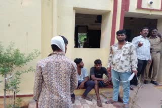 boys gang attack in gangavathi