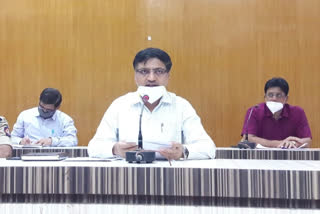 Collector Dr. Avinash Dhakne