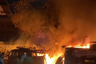 Dozens of vehicles caught fire in the public library garage in gaya