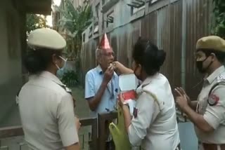 nagaon police knocked the door of shri K.P agarwal to wish him on his 78th birthday