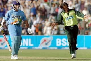 Shoaib Akhtar open to coaching Indian fast boShoaib Akhtar open to coaching Indian fast bowlerswlers
