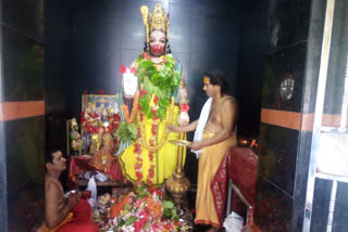 people prayed for corona virus removing from india in amadalavalasa anjaneya temple