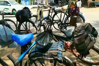 unemployed-laborers-came-out-from-raipur-to-jharkhand-after-purchasing-a-bicycle