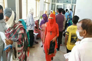 social distance violation in hodal government hospital