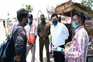 Karaikal Collector who stopped vehicles crossing the state border without a permit