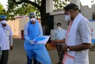 Doctors still have not received PPE kit at Narsinghpur District Hospital