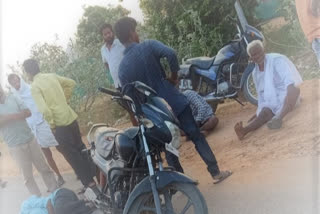 man died in bike accident at kalyandurgam