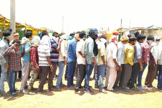 Villagers angry over opening liquor shop in raipur