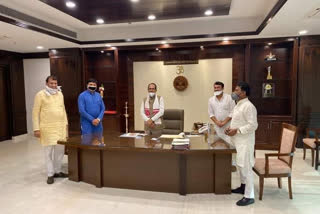 Former MLA Manoj Chaudhary along with his father Narayan Chaudhary met CM Shivraj Singh Chouhan in bhopal