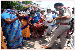 అయ్యా... మీ కాళ్లు మొక్కుతాం మద్యం షాపులు తెరవకండయ్యా..