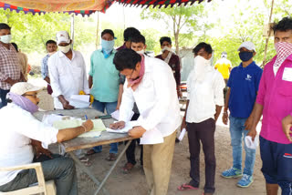 Revenue Officers Noted Migration Labor Details In kagaj nagar