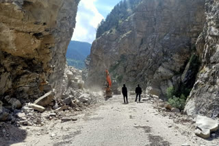 NH5 Kinnaur Ralli road blocked