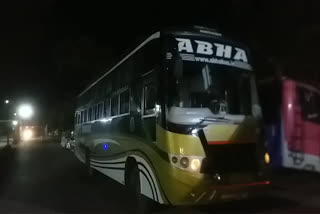 Satna police stopped Uttar Pradesh buses