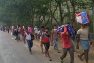 polavaram-migrant-laborers-protest-in-east-godavari in ap