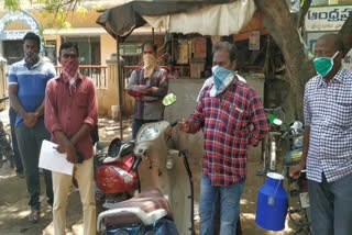 milk sellers facing problems in proddatur due to lockdown