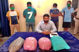 4-smugglers-arrested-with-3-and-a-half-kilos-of-hemp-in-gariaband