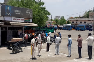 Open liquor shops in Sehore