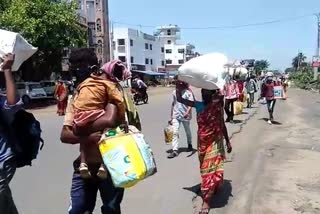 Brick workers left Kanksa for Purulia on foot